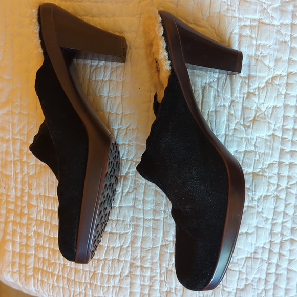 Ugg clogs - Picture 3 of 7